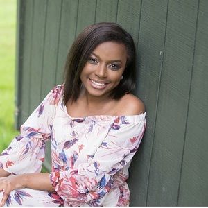 Meet your Posher, Azalea